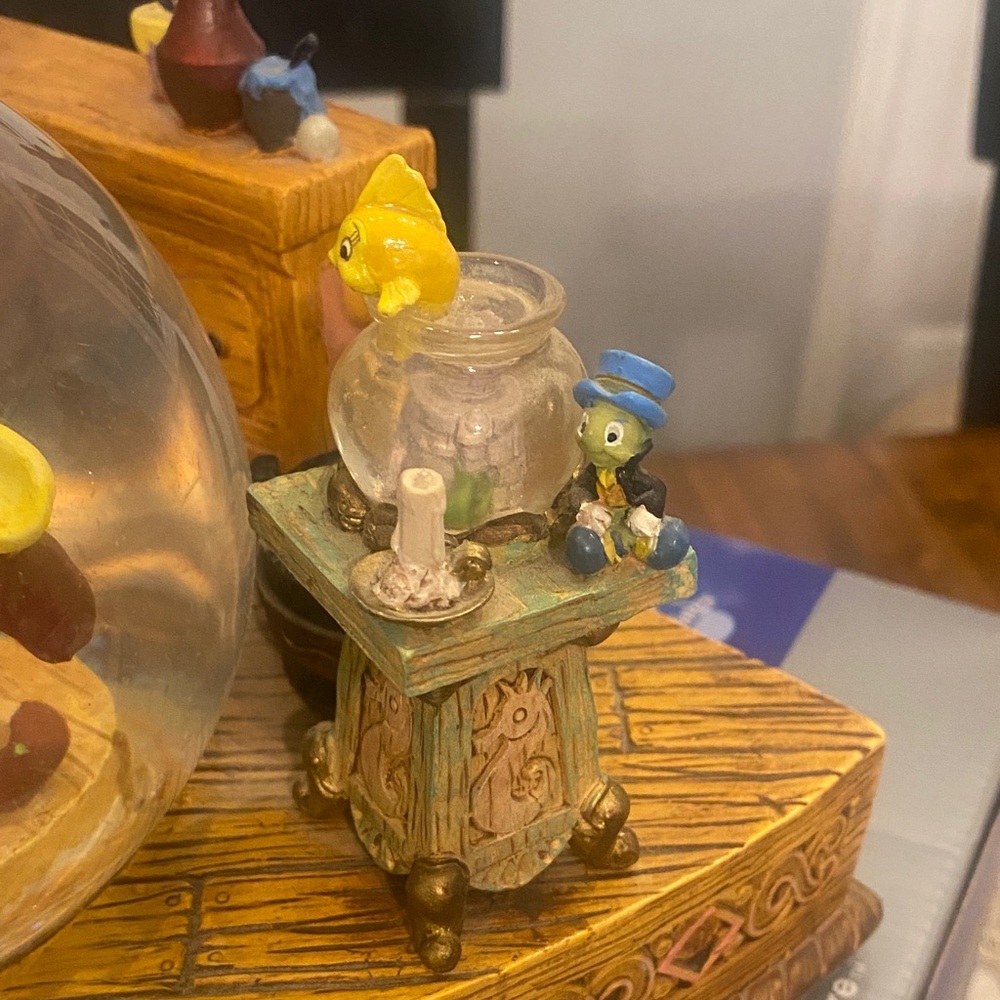 Disney Vintage Ghepettos Workshop Snowglobe with Pinocchio . - Picture 14 of 14